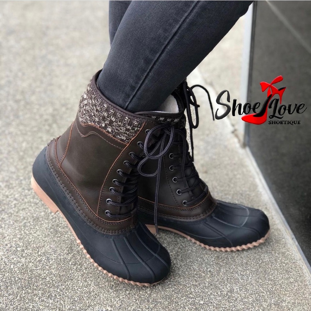 Duck boots
